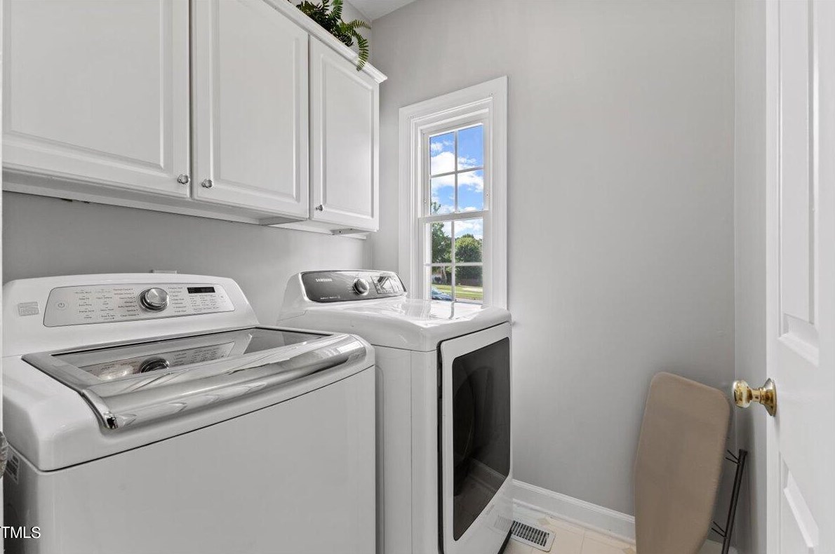 1619 Ashley Downs Dr, Apex NC 27502-6797 exterior