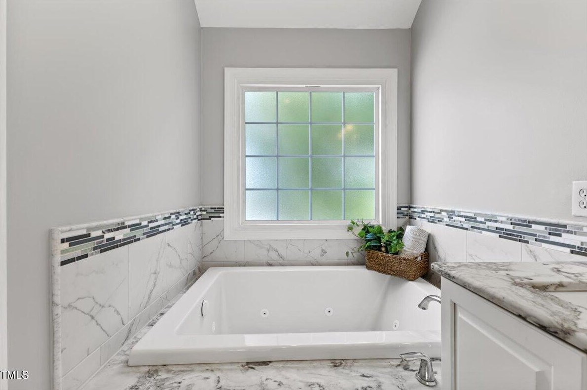 1619 Ashley Downs Dr, Apex NC 27502-6797 exterior