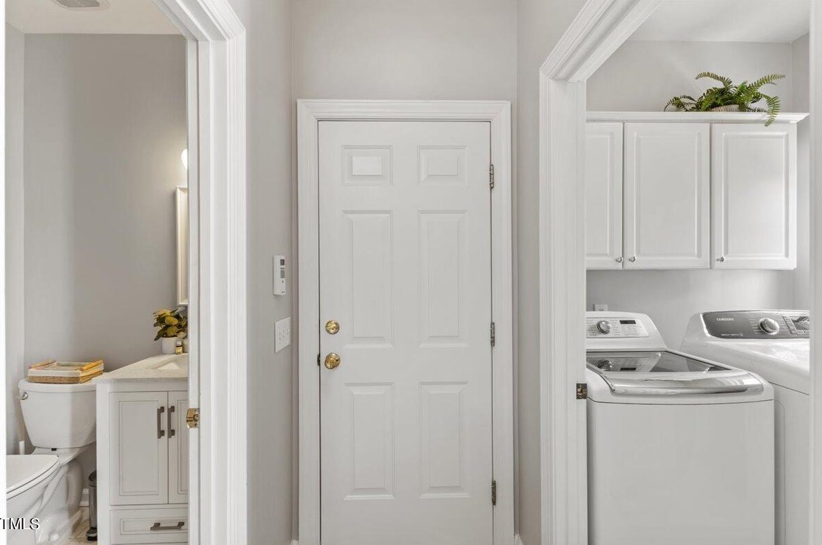 1619 Ashley Downs Dr, Apex NC 27502-6797 exterior