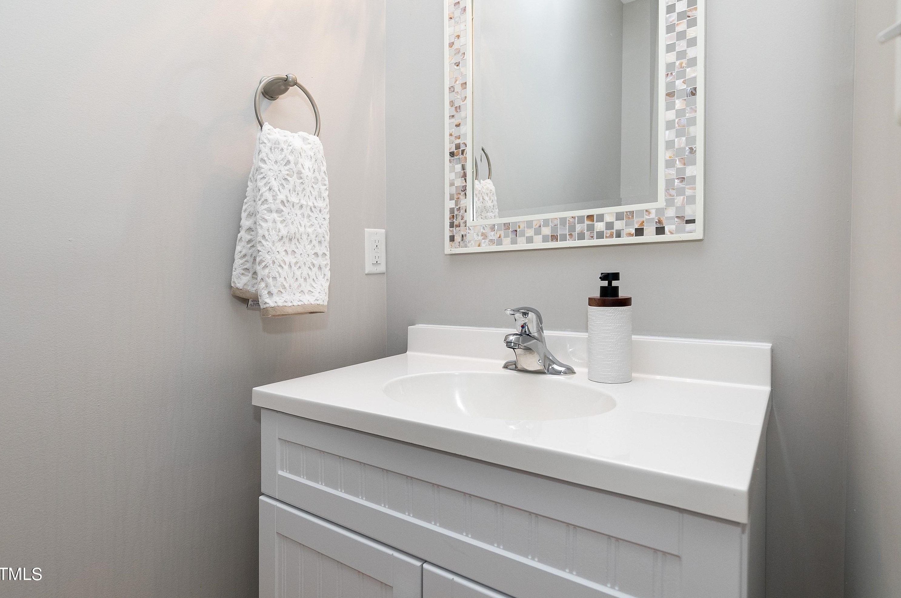 101 Windy Creek Ln, Apex NC 27502-5283 exterior