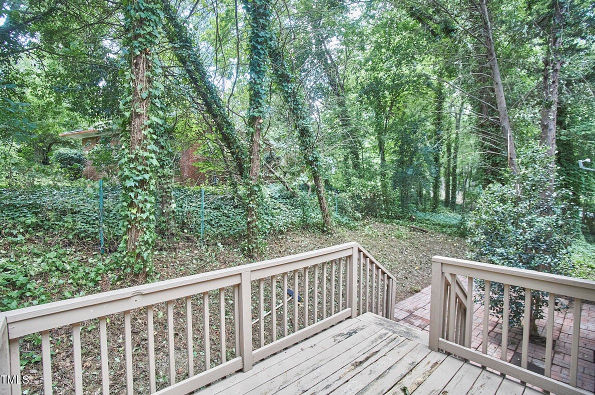 105 Woodridge Dr, Durham NC  27707-2839 exterior