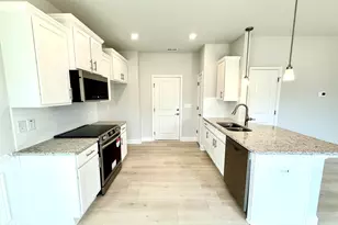 156 Southern Ests Dr, Sanford, NC 27330 - Photo 9