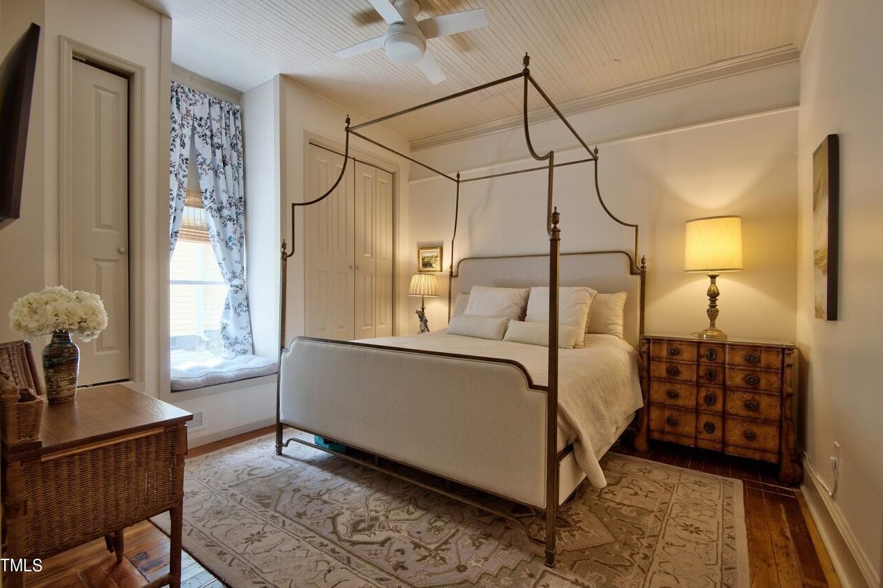 705 Queen St, Durham NC  27701-2547 exterior