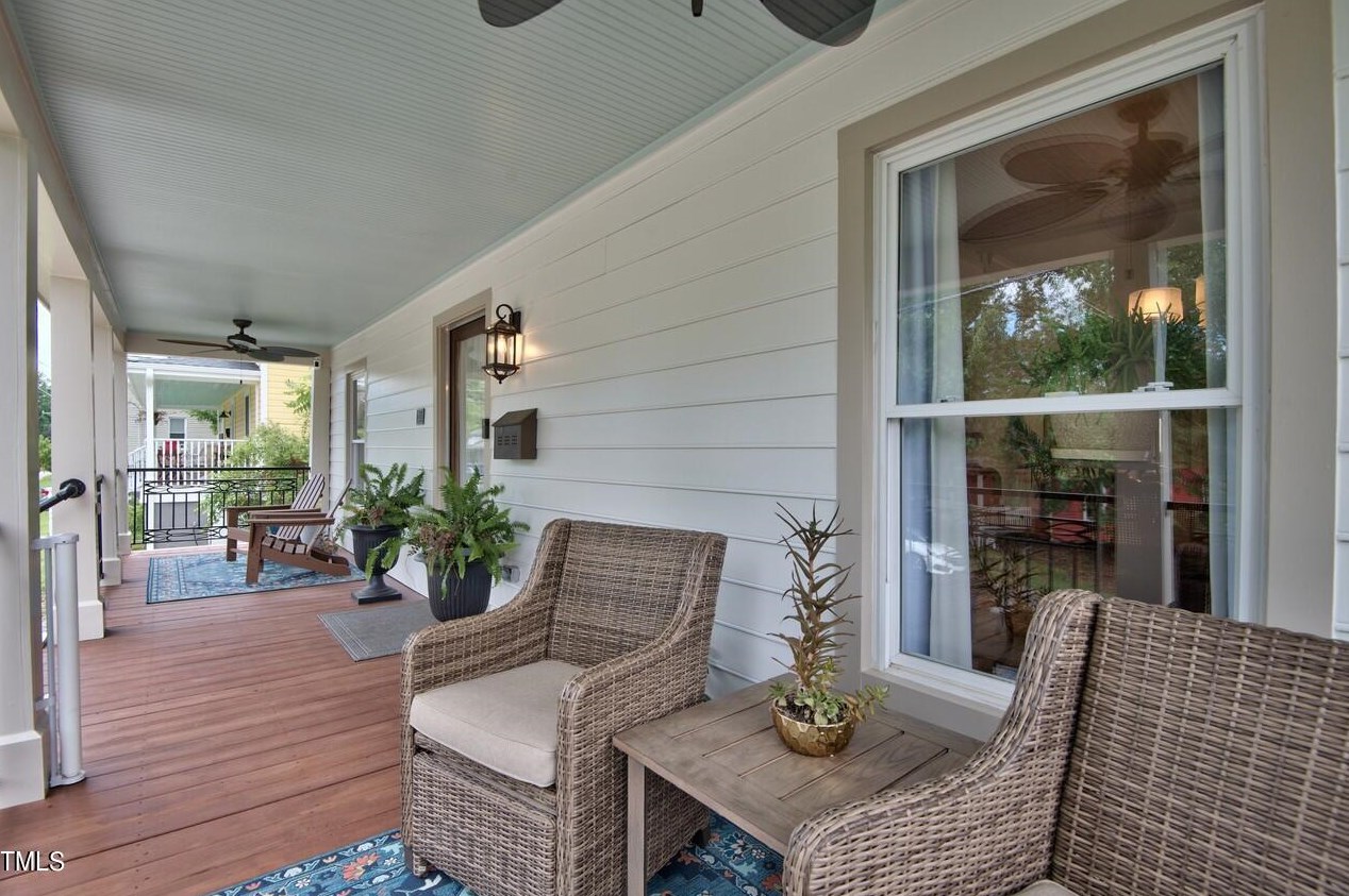 705 Queen St, Durham NC  27701-2547 exterior