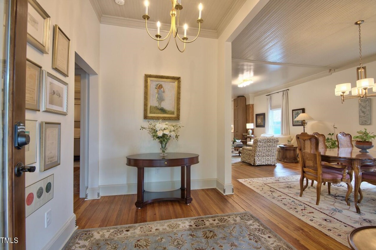 705 Queen St, Durham NC  27701-2547 exterior