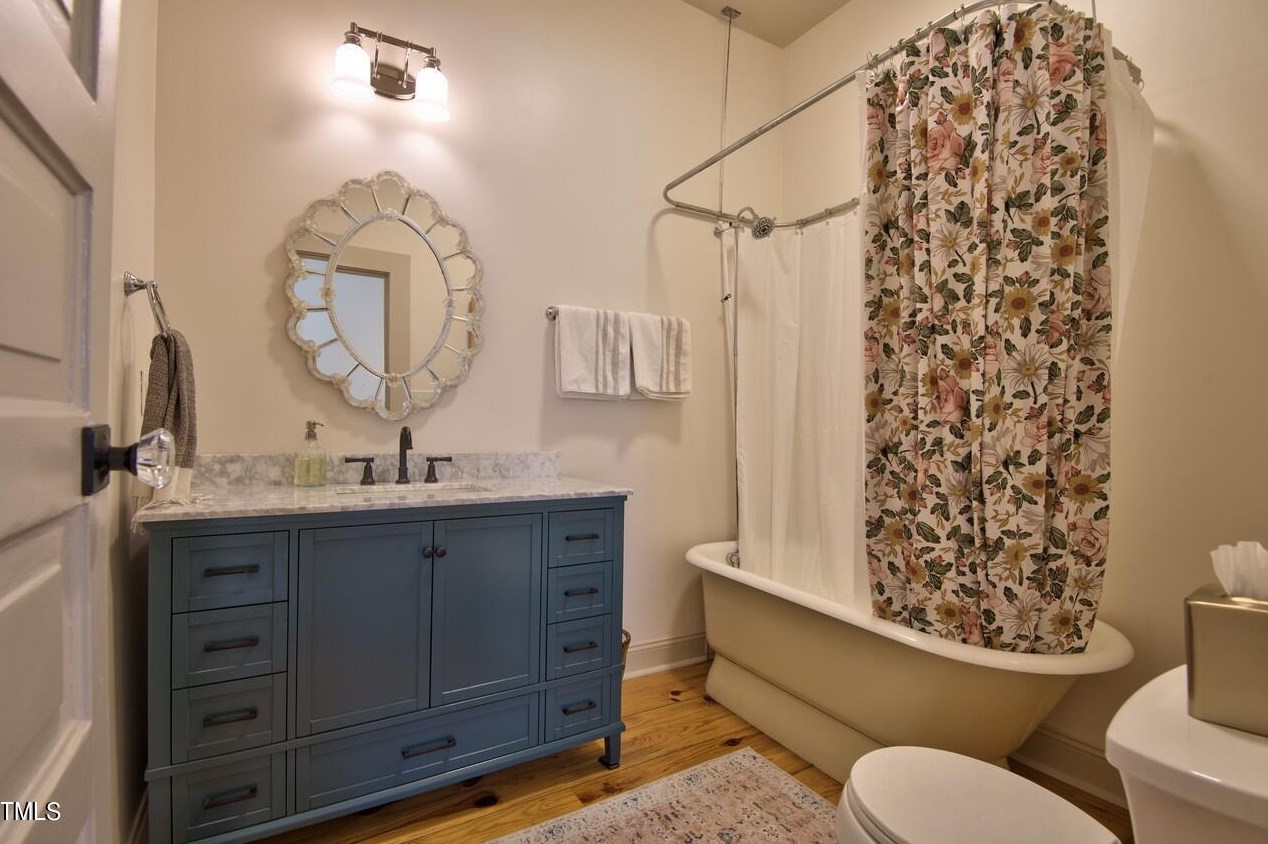 705 Queen St, Durham NC  27701-2547 exterior