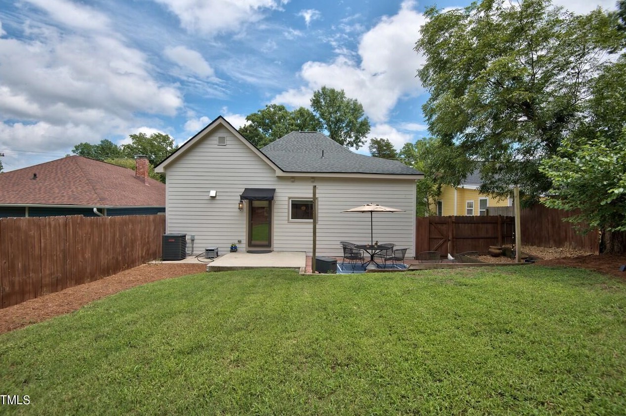 705 Queen St, Durham NC  27701-2547 exterior