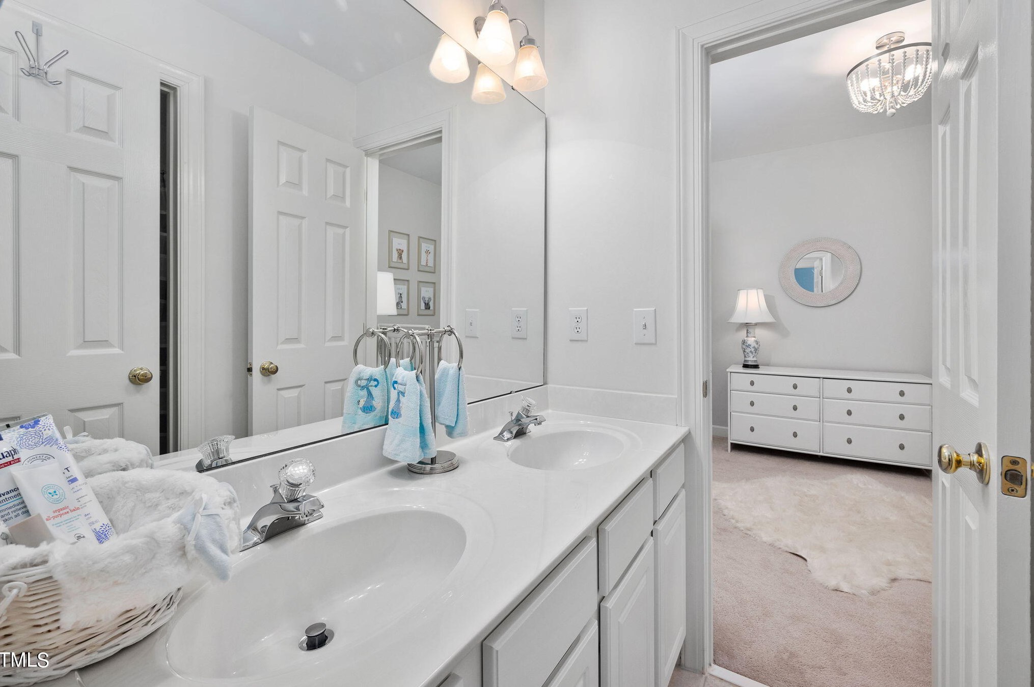 1728 Wysong Ct, Raleigh NC  27612-6443 exterior