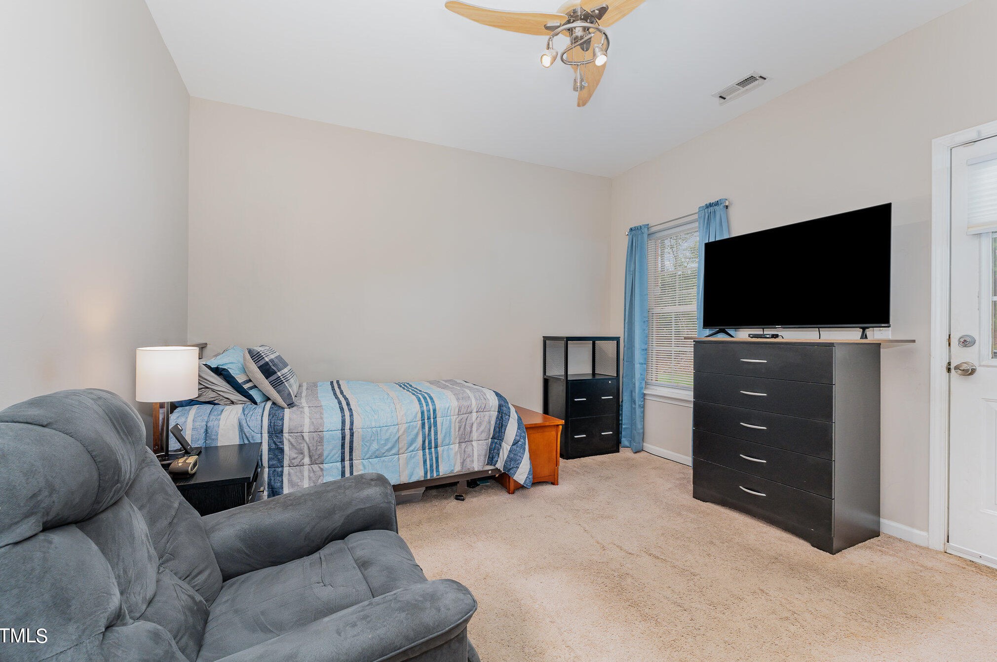 905 Straywhite Ave, Apex NC 27539-9007 exterior