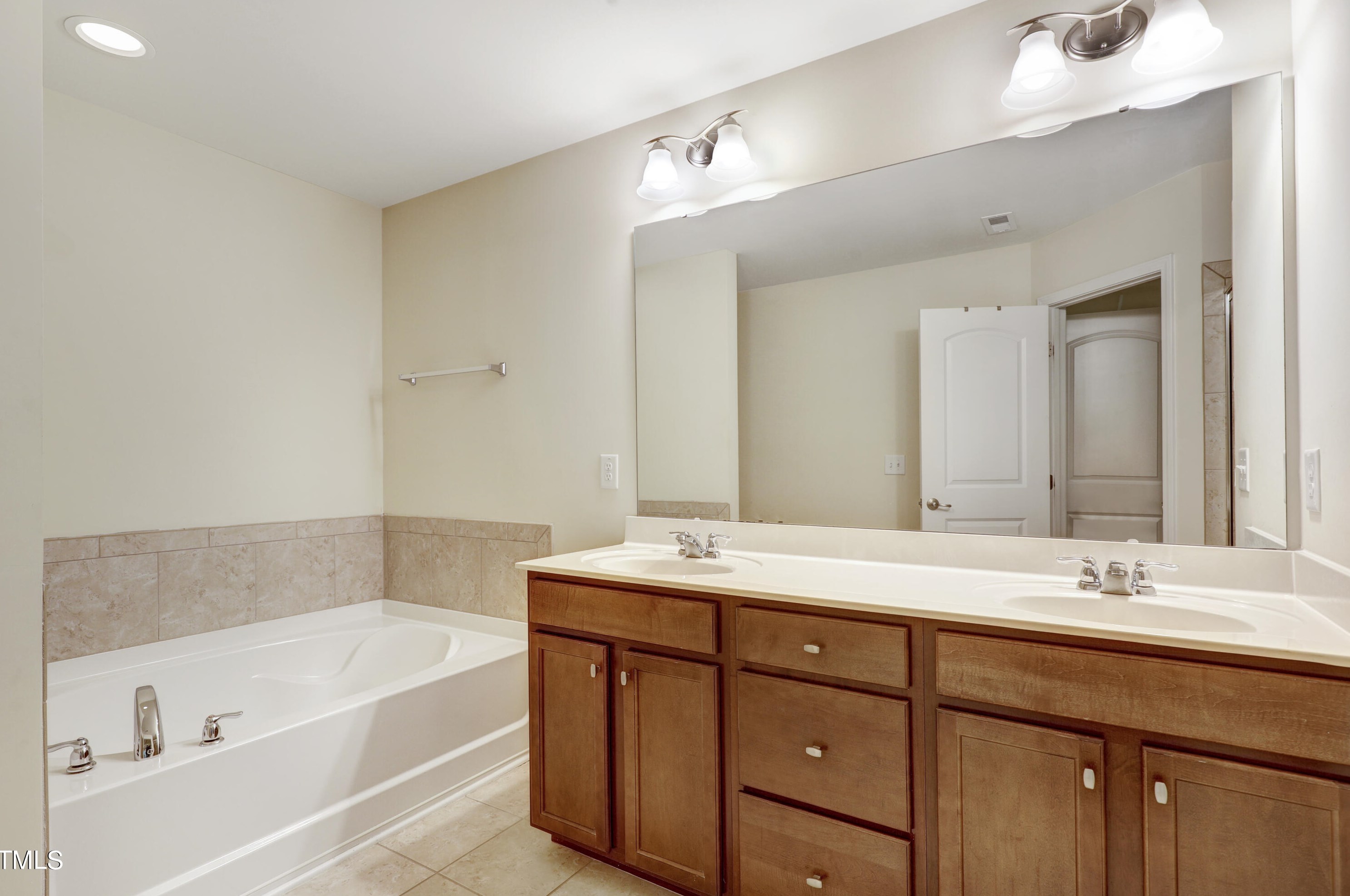 14 Intuition Cir, Durham NC 27705-2881 exterior