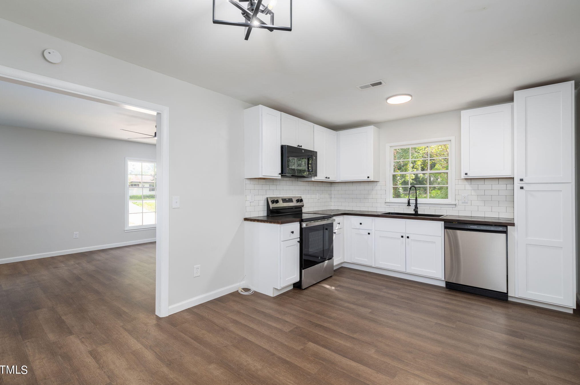 1310 Cedrow Dr, High Point NC  27260-3702 exterior