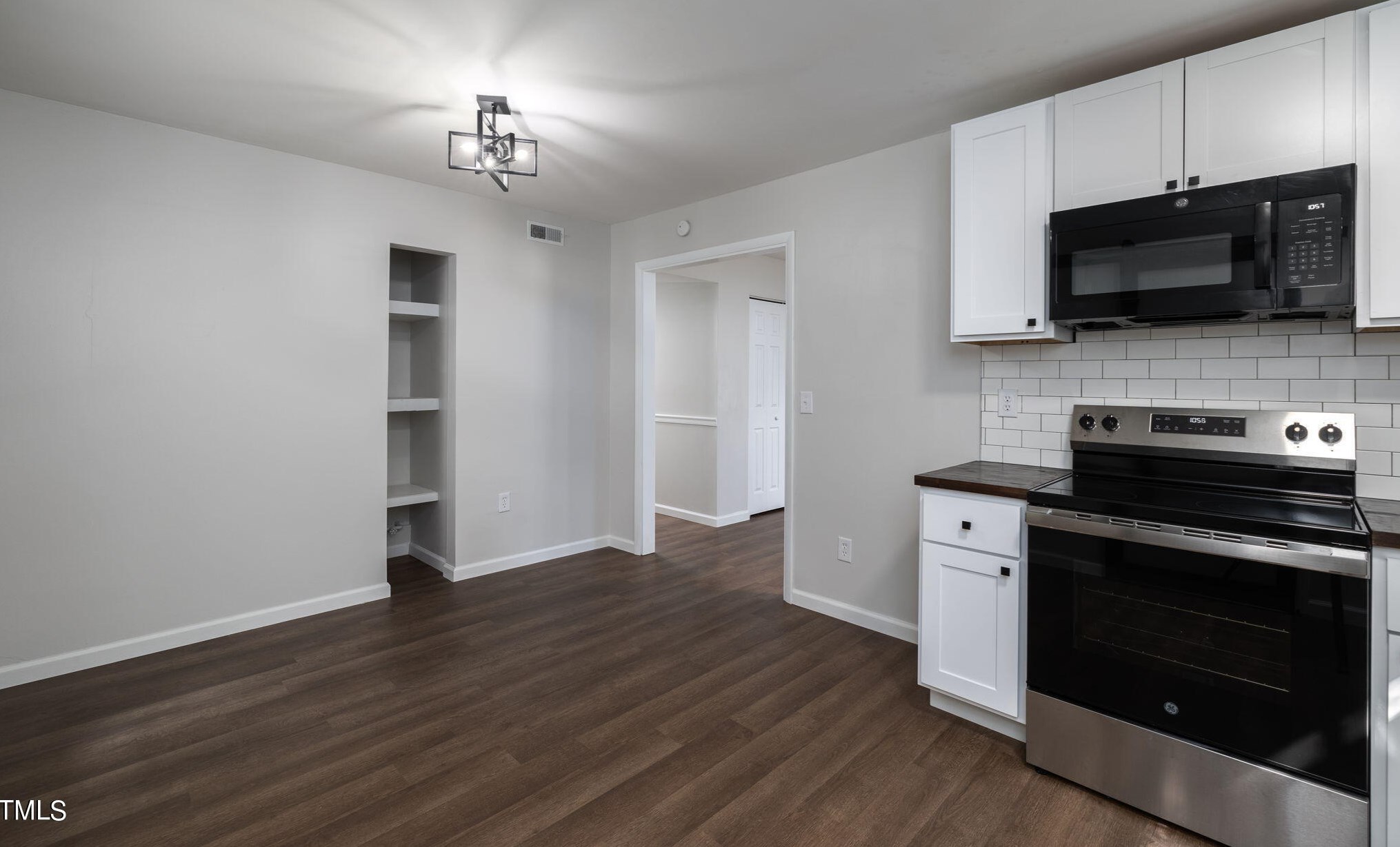 1310 Cedrow Dr, High Point NC  27260-3702 exterior