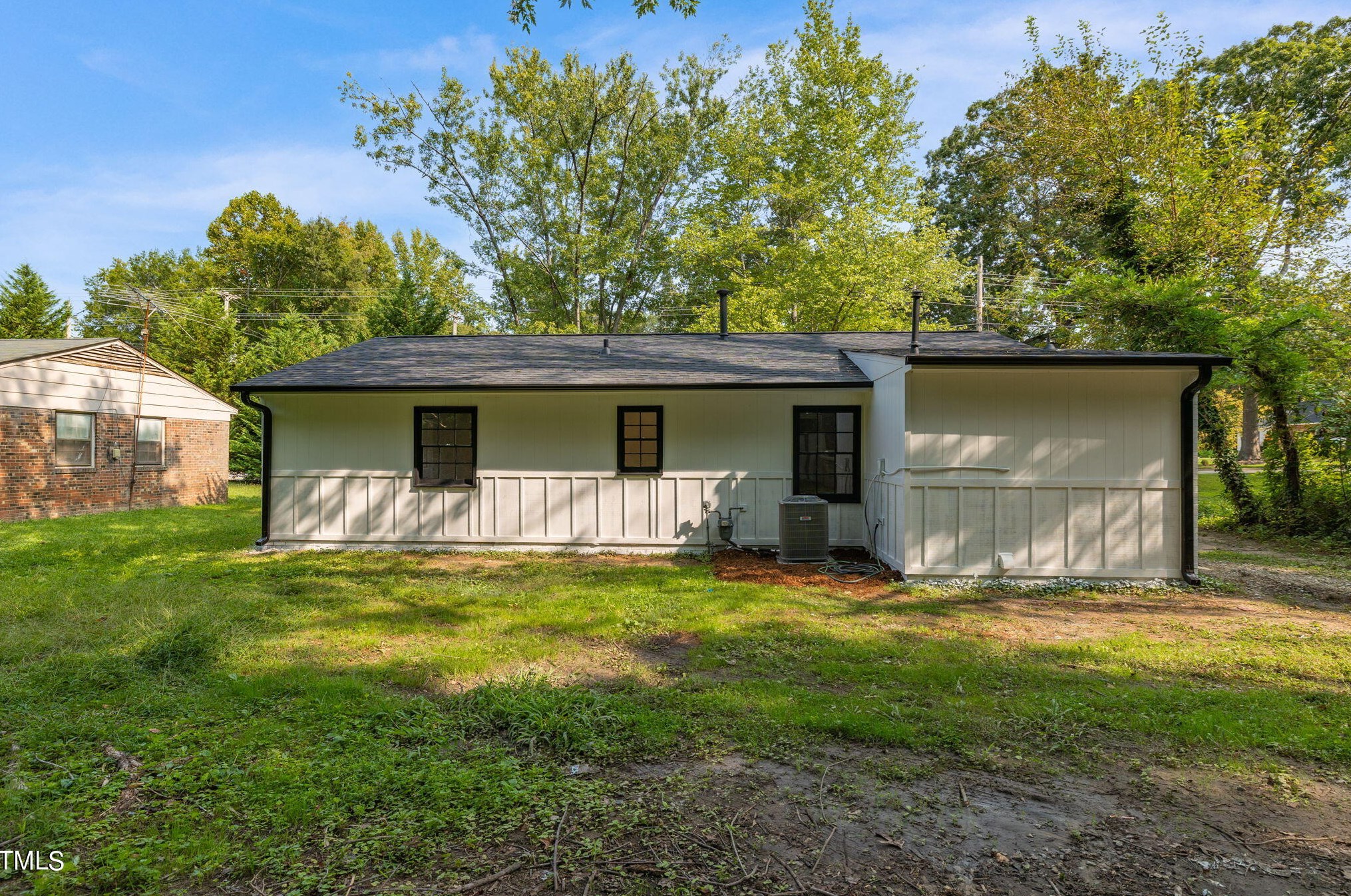 1310 Cedrow Dr, High Point NC  27260-3702 exterior