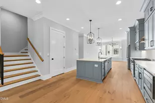 811 Maple Berry Ln, Raleigh, NC 27607 - Photo 5