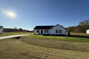 186 Pate Lndg Dr, Selma, NC 27576 - Photo 1