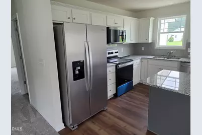 130 Tulipfield Way, Benson, NC 27504 - Photo 3
