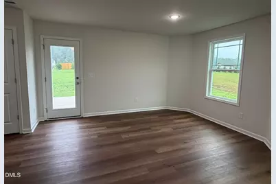 130 Tulipfield Way, Benson, NC 27504 - Photo 5