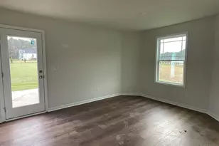 130 Tulipfield Wy, Benson, NC 27504 - Photo 3