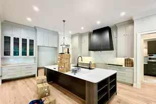 3601 Alamance Dr, Raleigh, NC 27609 - Photo 13