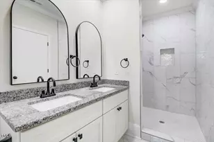 210 S General Lee Ave, Dunn, NC 28334 - Photo 17