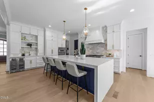 1218 Kingwood Dr, Raleigh, NC 27609 - Photo 9