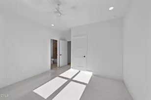 1218 Kingwood Dr, Raleigh, NC 27609 - Photo 33