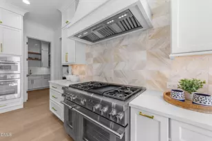 1218 Kingwood Dr, Raleigh, NC 27609 - Photo 11