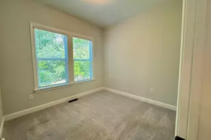 1105 Village View Ln, Cary, NC 27519 - Photo 9