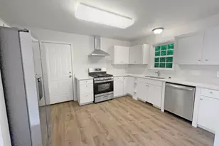 517 Hidden Cellars Dr, Holly Springs, NC 27540 - Photo 5