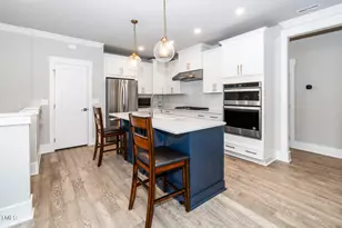 10530 Sablewood Dr, Raleigh, NC 27617 - Photo 7