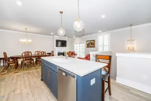 10530 Sablewood Dr, Raleigh, NC 27617 - Photo 5