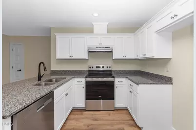 211 E Washington Street, Coats, NC 27521 - Photo 5