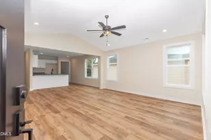 211 E Washington St, Coats, NC 27521 - Photo 5