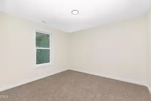 211 E Washington St, Coats, NC 27521 - Photo 17