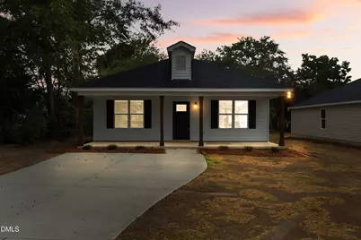 211 E Washington Street, Coats, NC 27521 - Photo 1