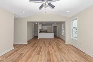 229 E Washington St, Coats, NC 27521 - Photo 9