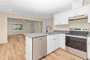 229 E Washington St, Coats, NC 27521 - Photo 11