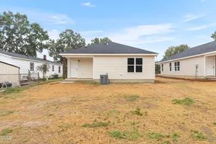 229 E Washington St, Coats, NC 27521 - Photo 23