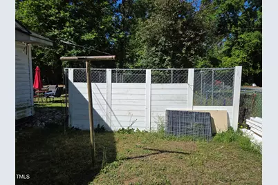 304 W Thompson Avenue, Stantonsburg, NC 27883 - Photo 17