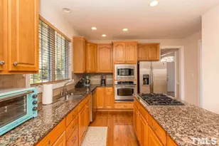 9602 Heathermill Ln, Raleigh, NC 27617 - Photo 5