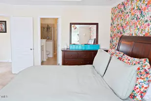 5113 Lady of the Lake Dr, Raleigh, NC 27612 - Photo 9