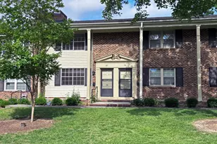 1002 Willow Dr, Chapel Hill, NC 27514 - Photo 1