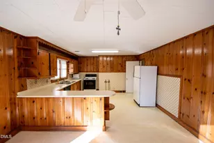 424 Camp Rd, Burlington, NC 27217 - Photo 15