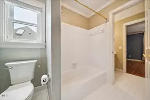 200 Greensview Dr, Cary, NC 27518 - Photo 37