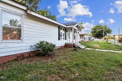 212 S Sixth Street, Smithfield, NC 27577 - Photo 3