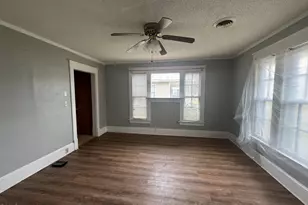 212 S 6th St, Smithfield, NC 27577 - Photo 7