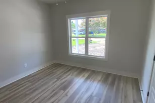 221 E Jackson St, Coats, NC 27521 - Photo 5