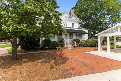 309 W Divine Street, Dunn, NC 28334 - Photo 3