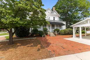 309 W Divine St, Dunn, NC 28334 - Photo 3