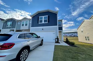 912 Field Ivy Dr, Fuquay-Varina, NC 27526 - Photo 1